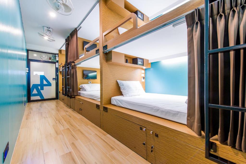 Номер (Кровать в общем 8-местном номере для мужчин и женщин), Matchbox Bangkok Hostel