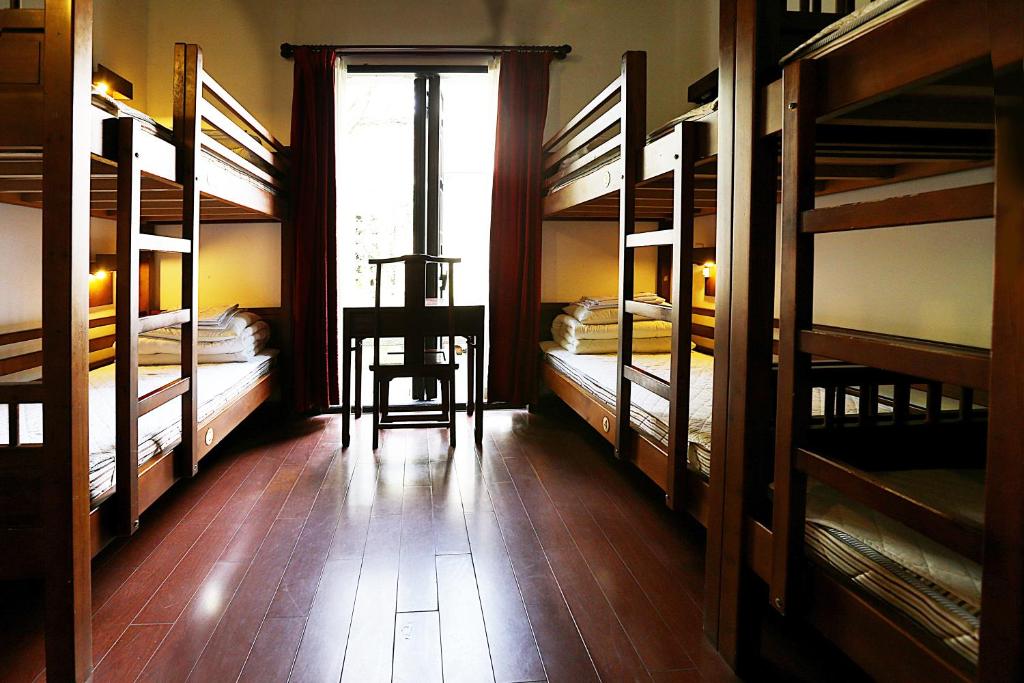 Номер (Кровать в общем 6-местном номере для мужчин) хостела Mingtown Suzhou Youth Hostel, Сучжоу