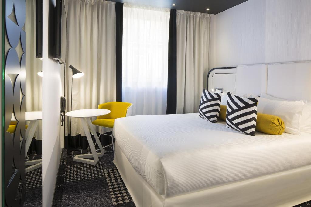 Двухместный (Классический двухместный номер с 1 кроватью) отеля Hotel Ekta Champs Elysées, Париж