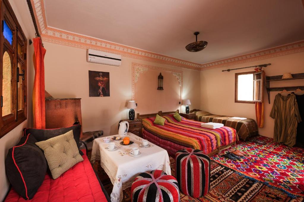 Двухместный (Улучшенный номер с кроватью размера «king-size» или 2 отдельными кроватями) отеля Riad Oussagou, Имлиль