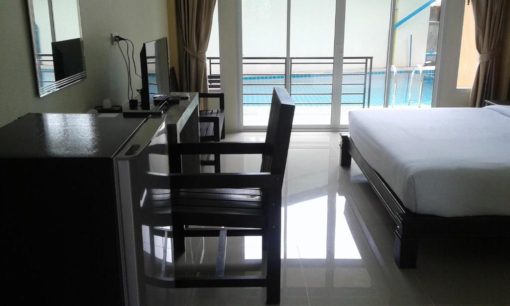 Двухместный (Классический двухместный номер с 1 кроватью и балконом) курортного отеля Khaolak Suthawan Resort, Кхаулак