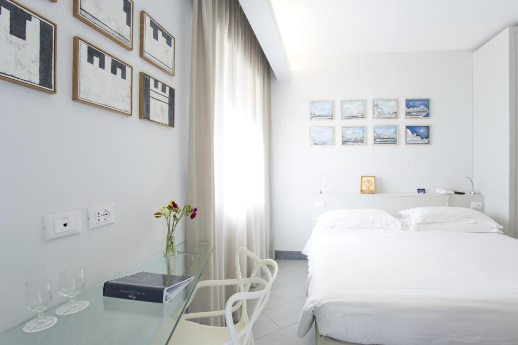 Двухместный (Двухместный номер «Премиум» с 1 кроватью или 2 отдельными кроватями) отеля Art Hotel Gran Paradiso, Сорренто