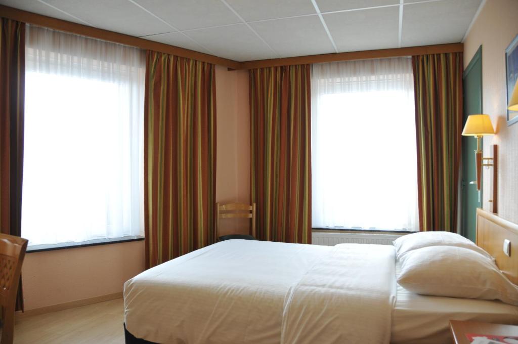 Двухместный (Двухместный номер эконом-класса с 1 кроватью) отеля Univers Hotel & Restaurant, Льеж