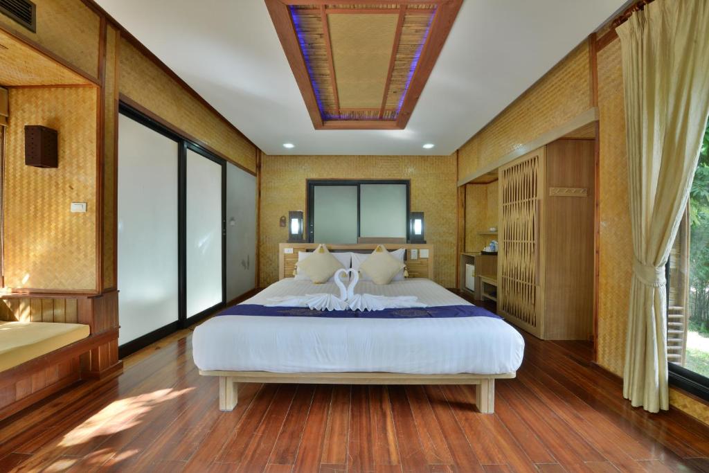 Двухместный (Коттедж «Гранд Делюкс», частичный вид на море) курортного отеля Railay Great View Resort, Краби