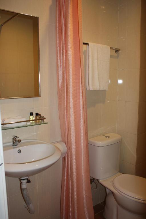 Двухместный (Улучшенный двухместный номер с 1 кроватью или 2 отдельными кроватями), Koptown Hotel Kuala Lumpur