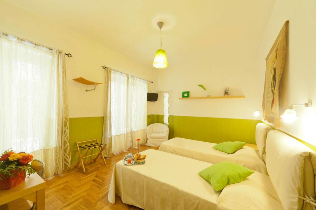 Двухместный (Двухместный номер с 1 кроватью или 2 отдельными кроватями) отеля B&B Cappella Vecchia 11, Неаполь