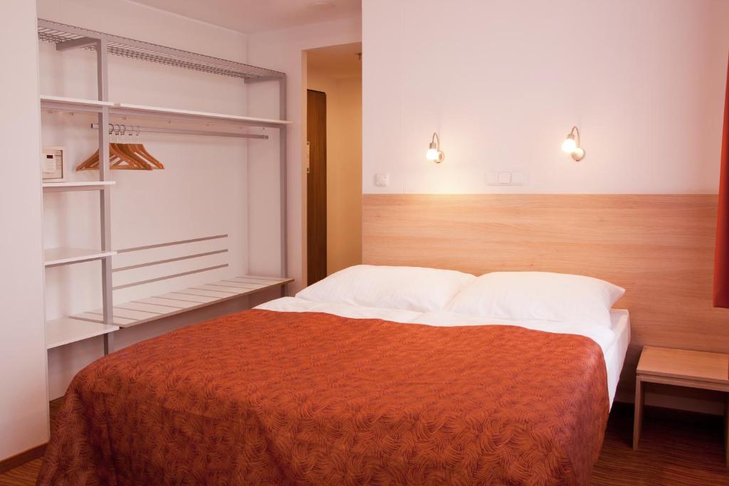 Двухместный (Стандартный двухместный номер с 1 кроватью или 2 отдельными кроватями) отеля Hotel Ambiance, Прага