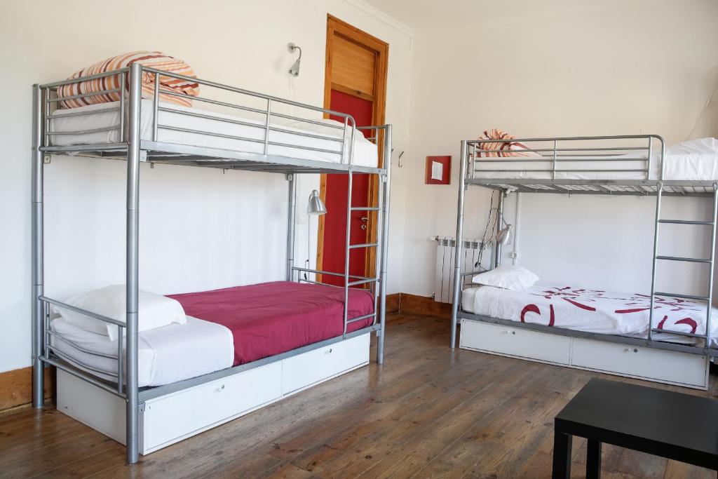Номер (Односпальная кровать в общем номере для мужчин и женщин (6 взрослых)) хостела This Is Lisbon Hostel, Лиссабон