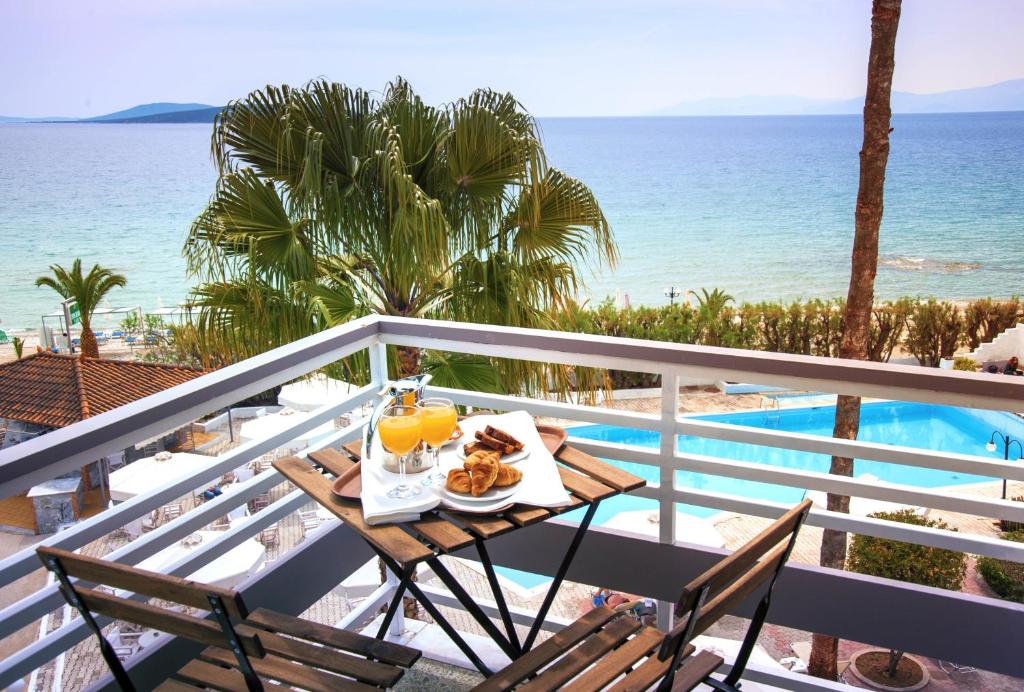 Двухместный (Двухместный номер с 2 отдельными кроватями и видом на море) отеля The Grove Seaside Hotel, Дрепанос