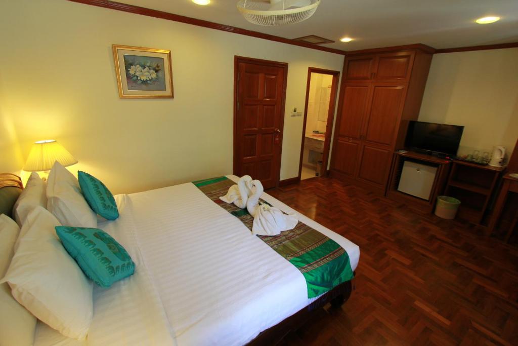 Двухместный (Улучшенный двухместный номер с 1 кроватью или 2 отдельными кроватями) отеля Hua Hin Golf Villa, Хуахин