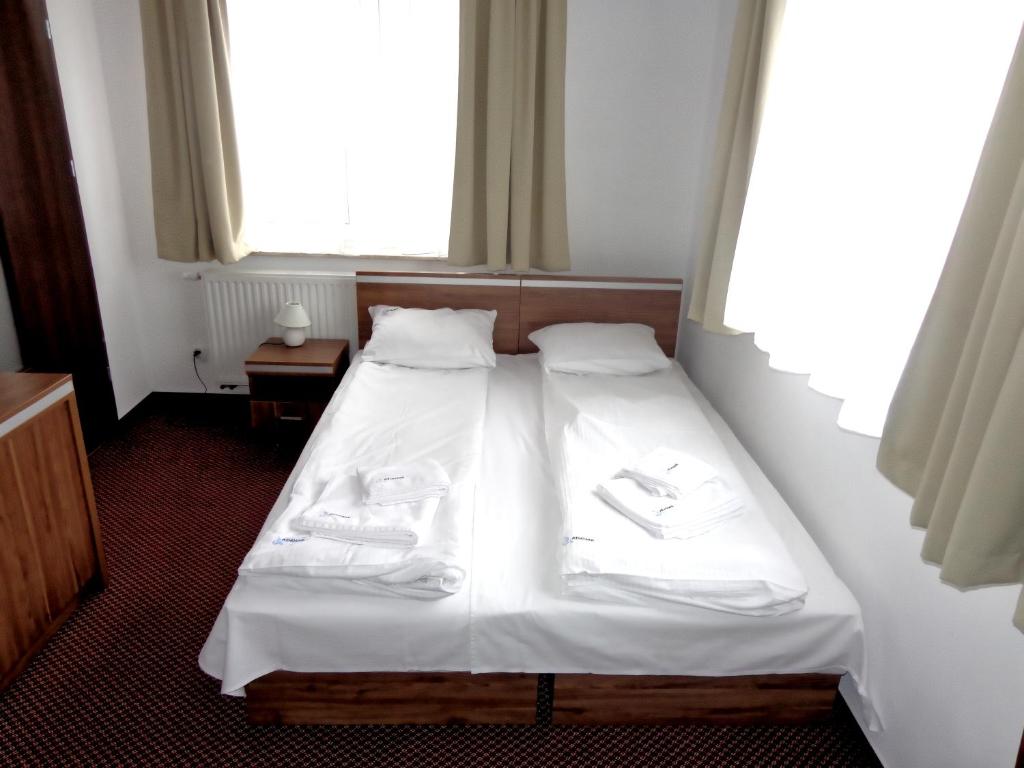 Двухместный (Небольшой двухместный номер с 1 кроватью) отеля Adamar, Ястшембя Гора