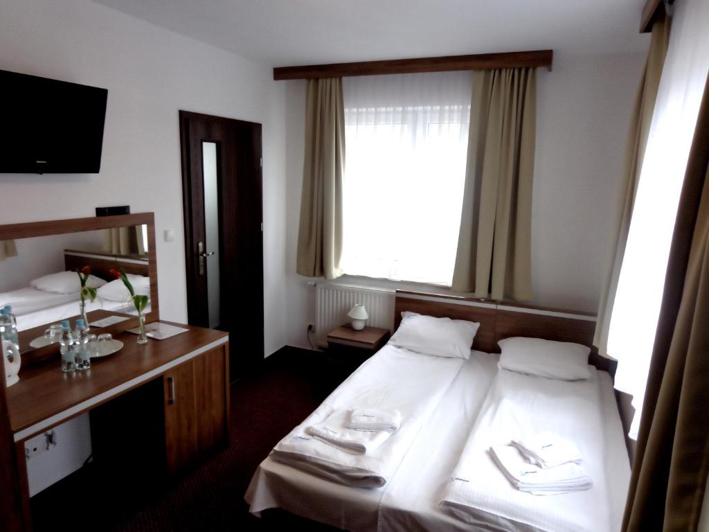Двухместный (Небольшой двухместный номер с 1 кроватью) отеля Adamar, Ястшембя Гора