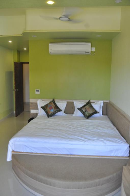 Двухместный (Улучшенный двухместный номер с 1 кроватью) отеля Hotel Banaras Haveli, Варанаси
