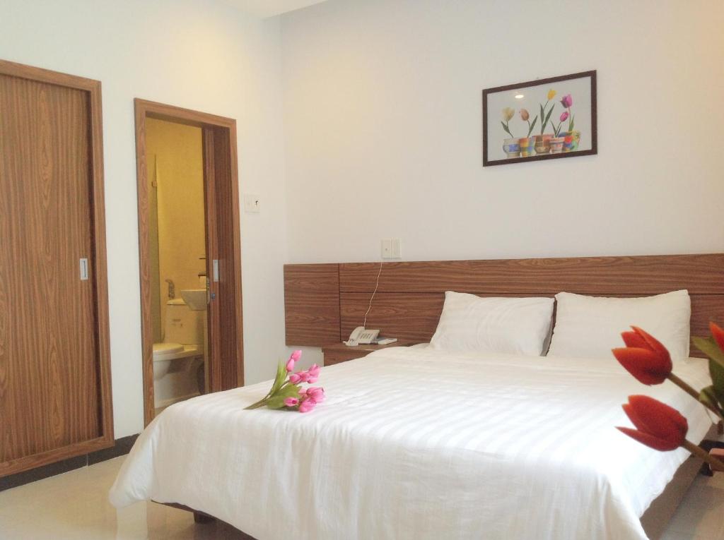 Двухместный (Улучшенный двухместный номер с 1 кроватью) отеля BeSea Hotel, Дананг