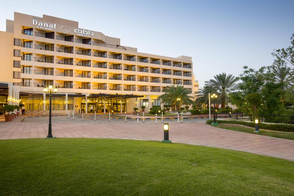 Двухместный (Классический номер Hafeet с кроватью размера «king-size») курортного отеля Danat Al Ain Resort, Аль-Айн