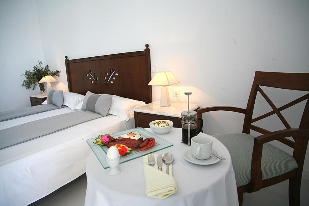 Двухместный (Двухместный номер Aegean с 1 кроватью и панорамным видом на море) отеля Tinos Beach Hotel, Киония