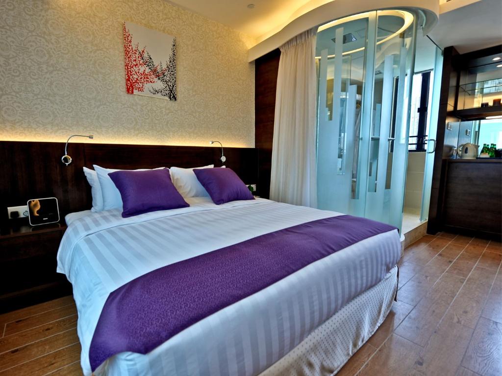 Двухместный (Двухместный номер Делюкс с 1 кроватью) отеля The Bauhinia Hotel - Tsim Sha Tsui, Гонконг (город)
