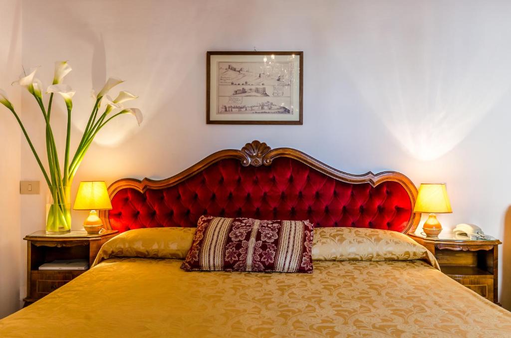 Двухместный (Двухместный номер с 1 кроватью и общей ванной комнатой) отеля Hotel Ariel Silva, Венеция