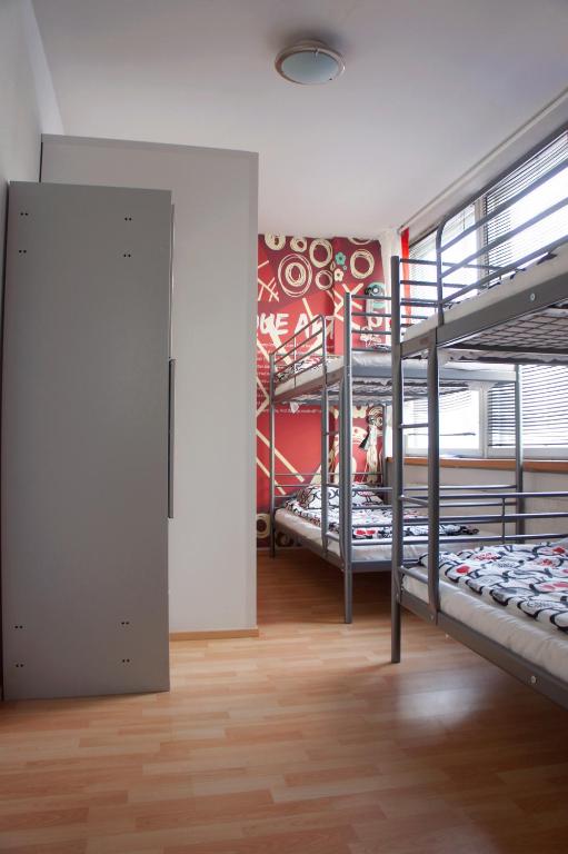 Номер (Кровать в общем 6-местном номере для мужчин и женщин) хостела SweetDream Guesthouse, Хельсинки