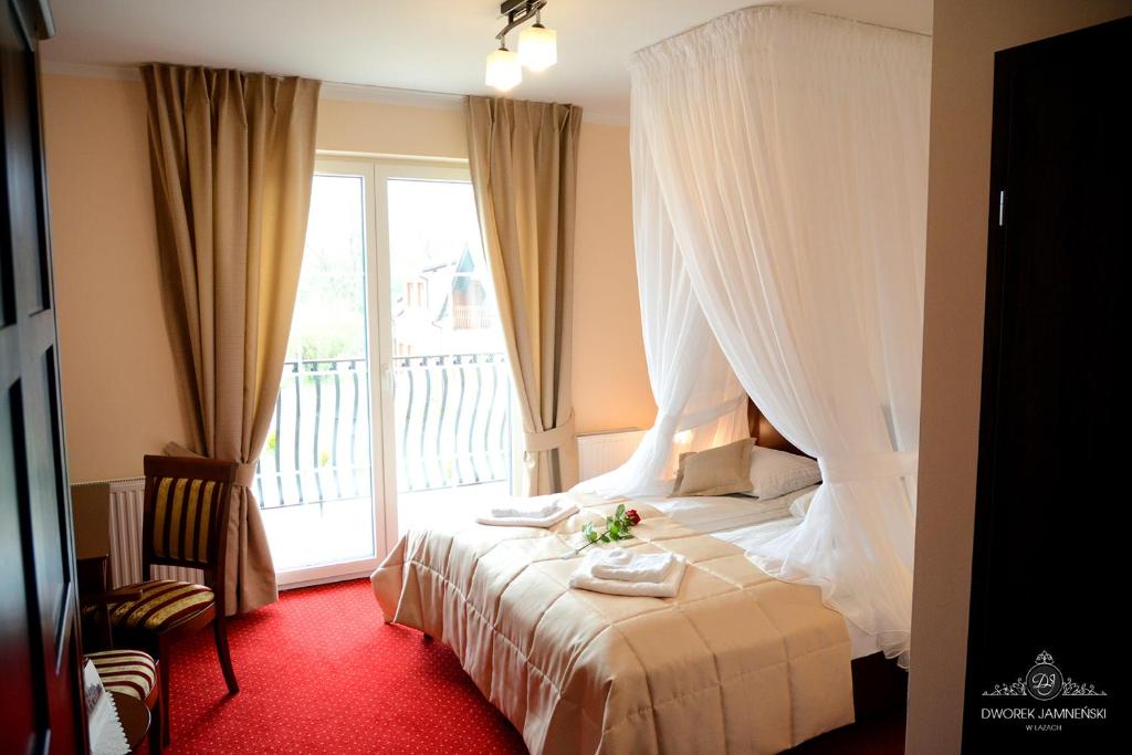 Двухместный (Двухместный номер с 1 кроватью или 2 отдельными кроватями) курортного отеля Dworek Jamneński, Мельно