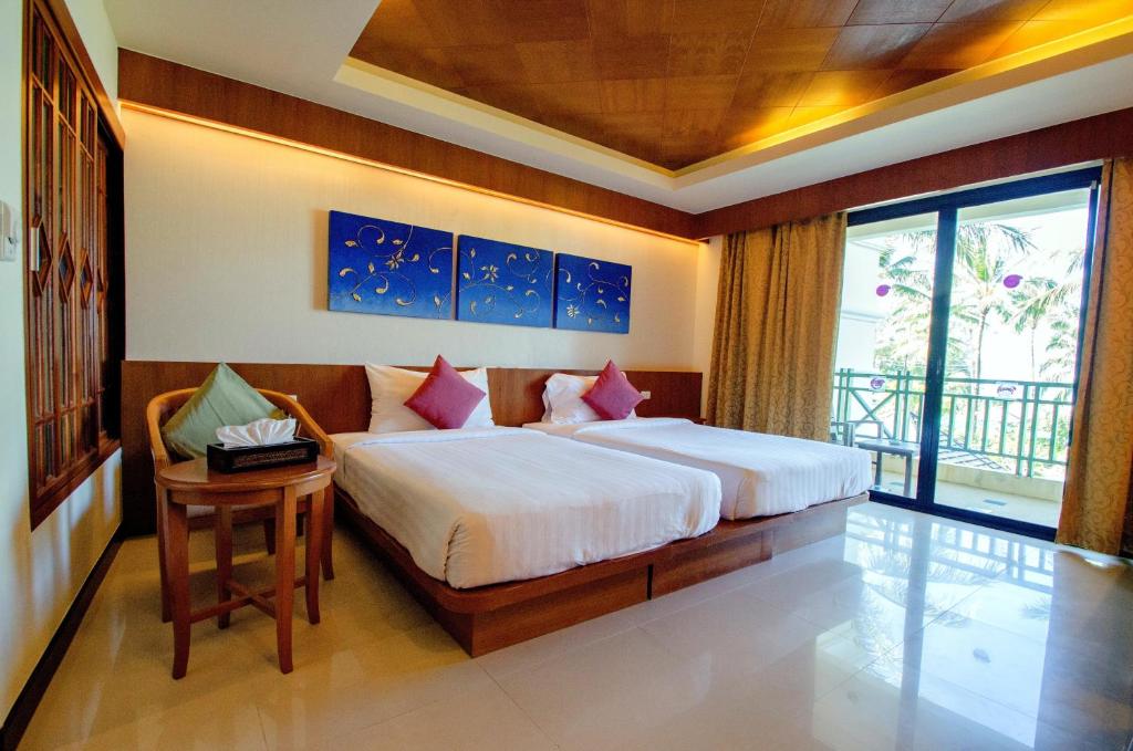 Двухместный (Классический двухместный номер с 1 кроватью или 2 отдельными кроватями) курортного отеля Khaolak Orchid Beach Resort, Кхаулак