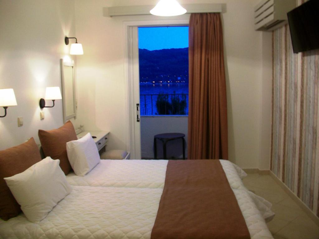 Студио (Номер-студио - Рядом с морем (для 2 взрослых), 2 этаж) отеля Mirini Hotel, Самос