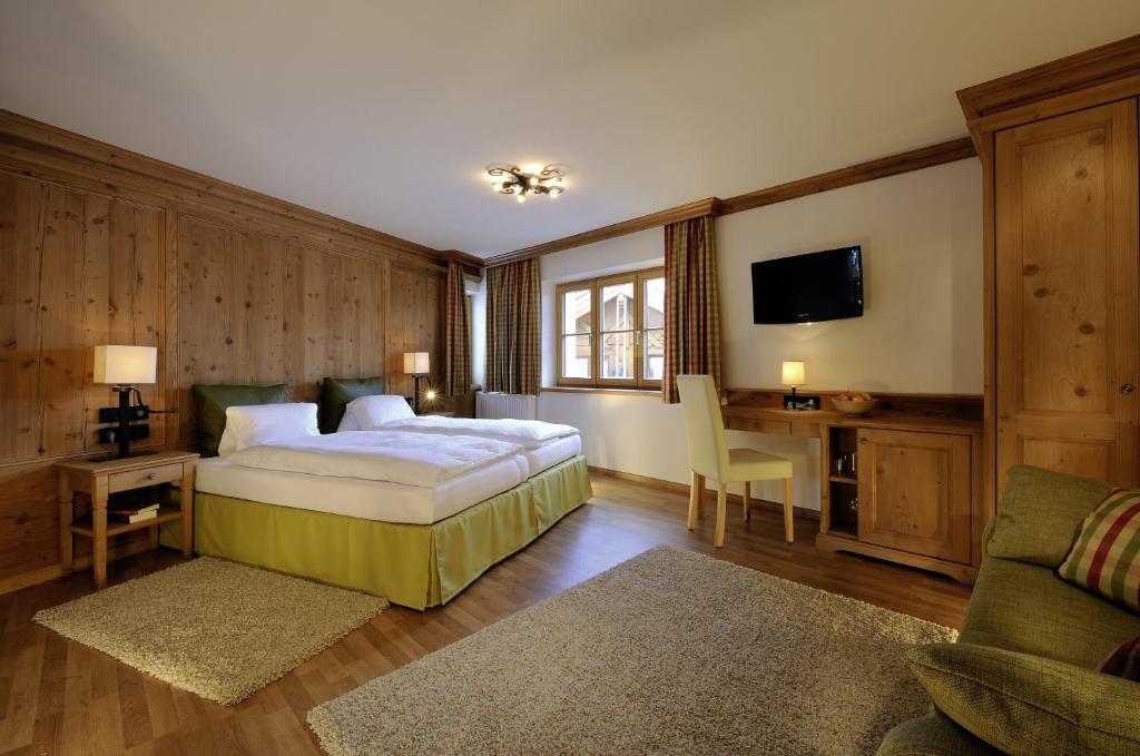 Двухместный (Улучшенный двухместный номер с 1 кроватью или 2 отдельными кроватями) отеля Hotel Garni Albona, Санкт-Антон-ам-Арльберг