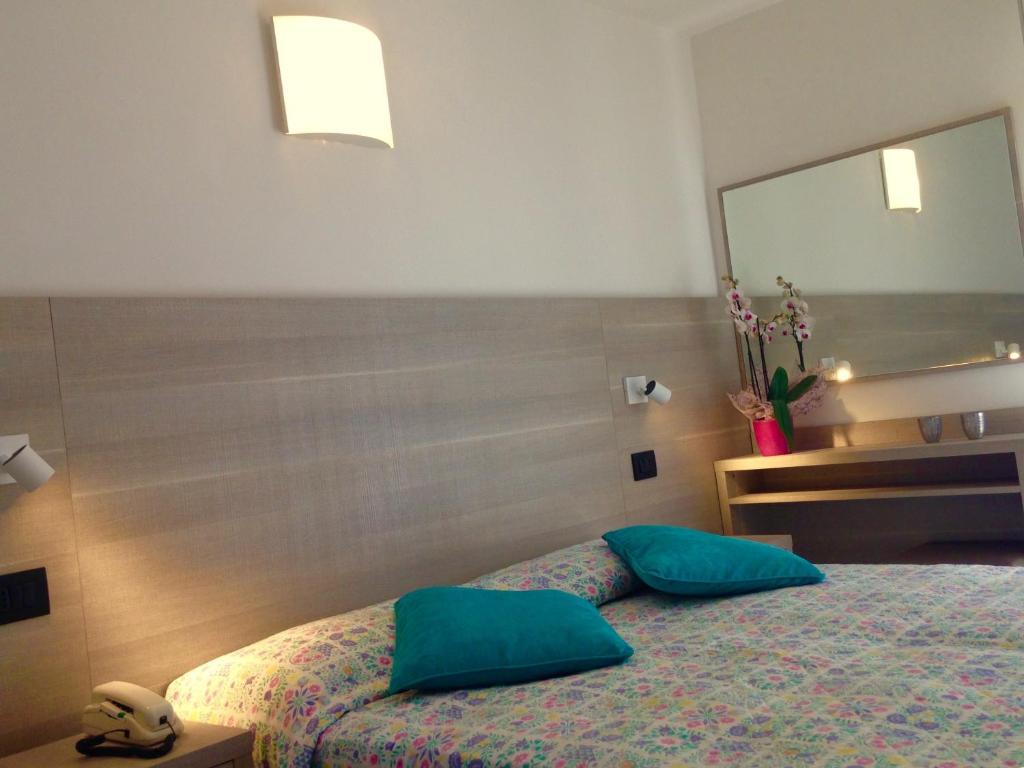 Двухместный (Улучшенный двухместный номер с 1 кроватью) отеля Hotel Daniela, Римини