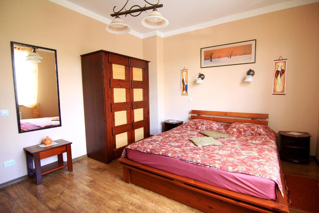 Двухместный (Улучшенный двухместный номер с 1 кроватью) загородного отеля Pie Maijas, Саулкрасты