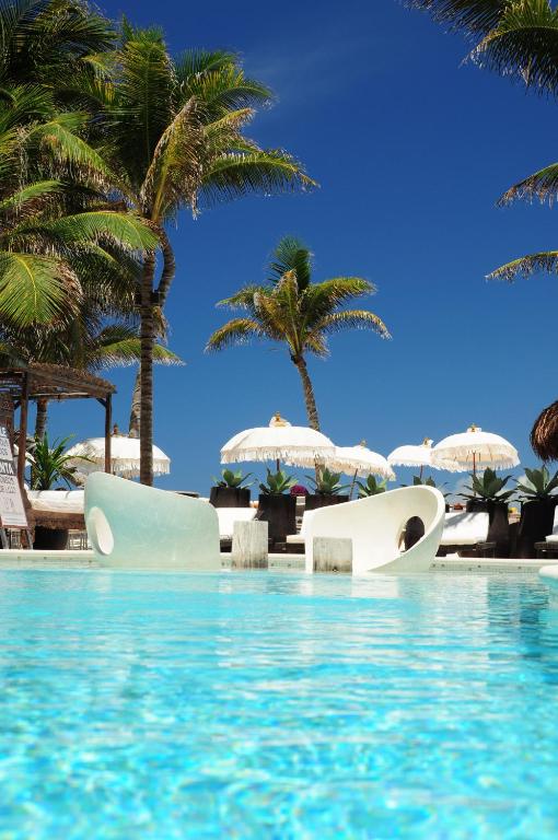 Сьюит (Номер «Премиум» с 2 спальнями и частичным видом на море) апарт-отеля El Taj Oceanfront and Beachside Condo Hotel, Плая-дель-Кармен