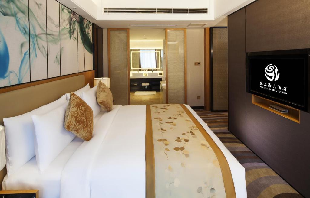 Сьюит (Суперлюкс с кроватью размера «queen-size») отеля Northern Hotel Shanghai, Шанхай