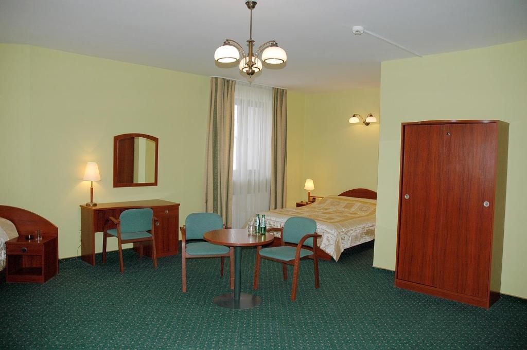 Семейный (Семейный номер (для 2 взрослых и 2 детей)), Hotel Arkadia