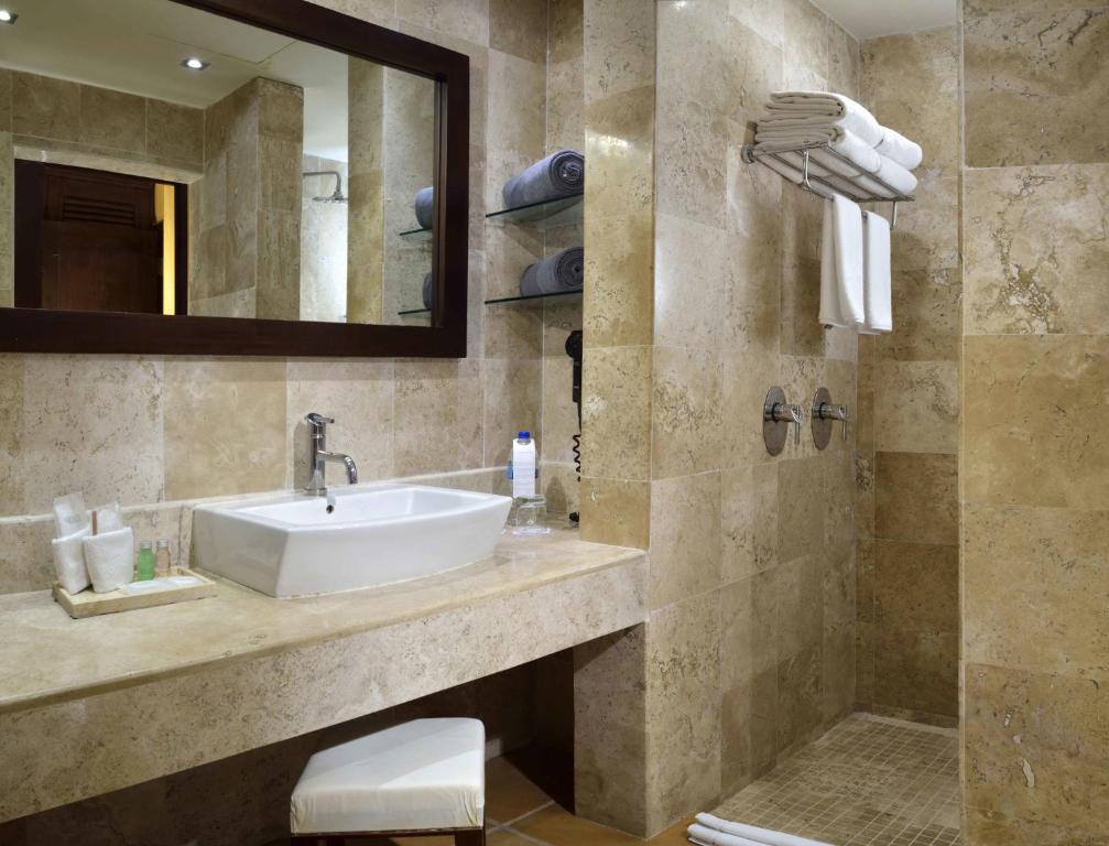 Двухместный (Привилегированный улучшенный номер) курортного отеля Catalonia Riviera Maya Resort & Spa - Все включено, Пуэрто-Авентурас