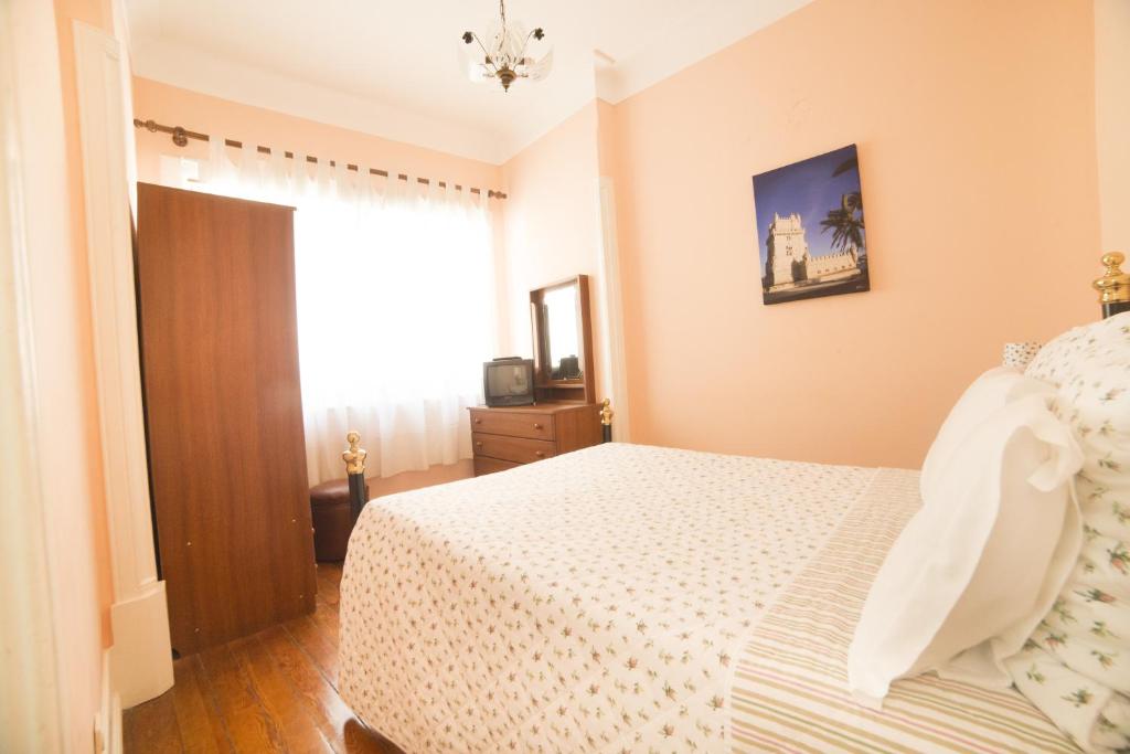 Двухместный (Двухместный номер с 1 кроватью или 2 отдельными кроватями, общая ванная комната) гостевого дома Residencial Valentina, Лиссабон