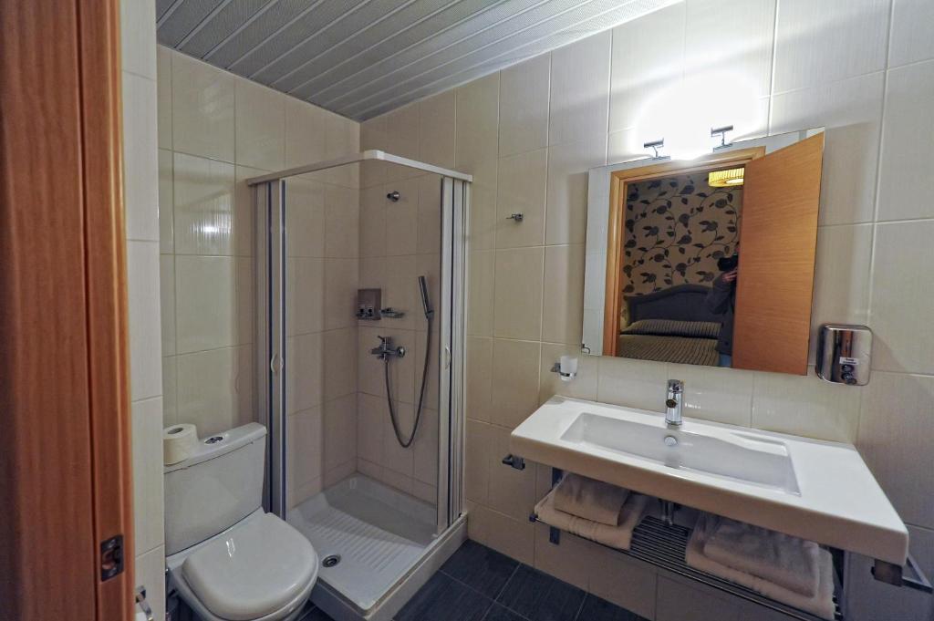 Двухместный (Двухместный номер с 1 кроватью и дополнительной кроватью (для 3 взрослых)) отеля Hotel Haikos, Каламата