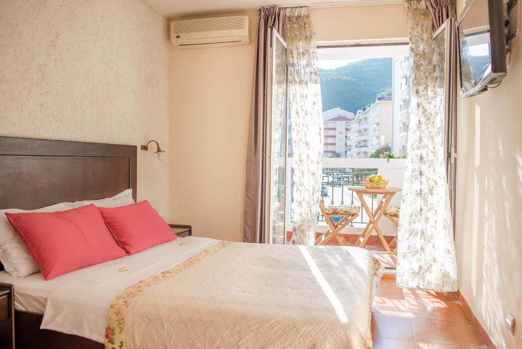 Двухместный (Двухместный номер с 1 кроватью и базовыми удобствами) отеля Villa Perla Di Mare, Будва