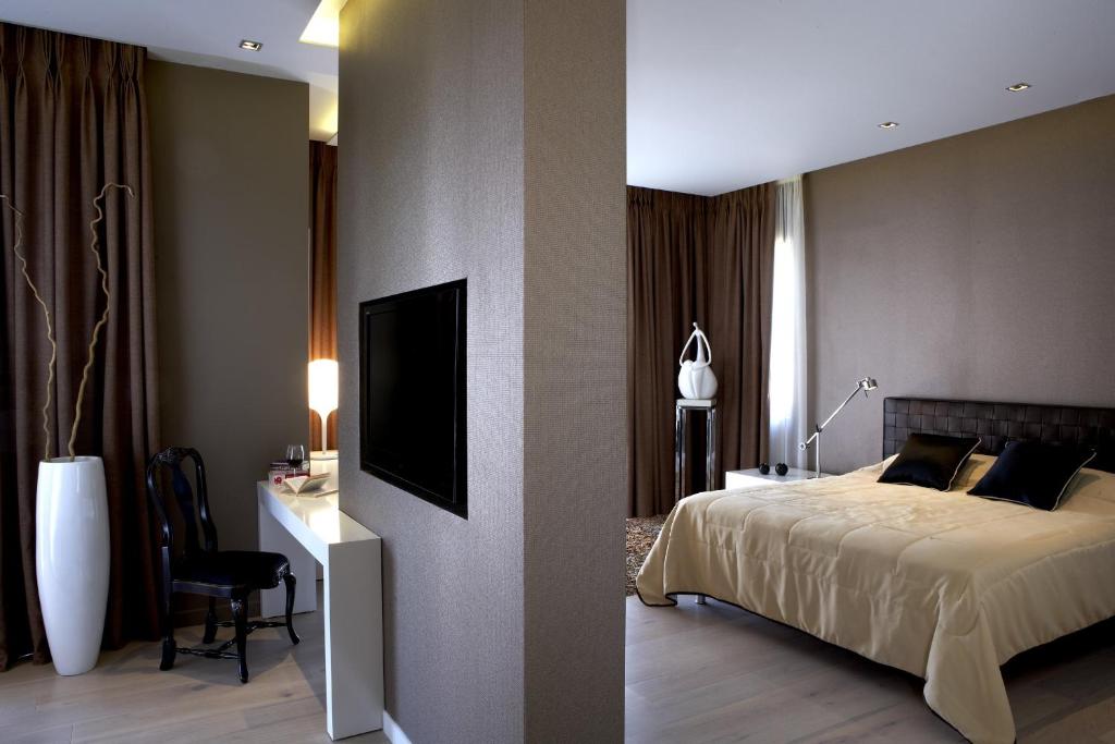 Сьюит (Улучшенный люкс с собственным бассейном) отеля Pelagos Suites Hotel & Spa, Кос