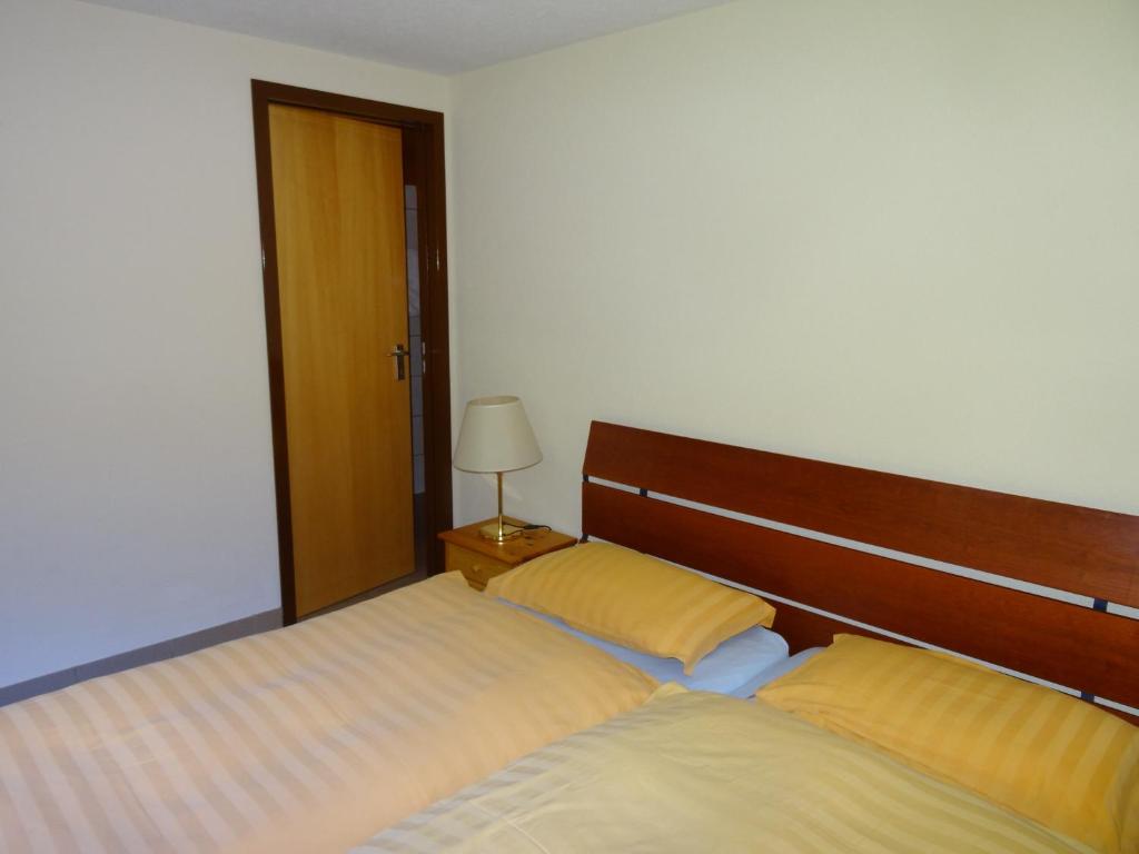 Двухместный (Улучшенный двухместный номер с 1 кроватью и собственной ванной комнатой) хостела Hostel Easy B&B, Локарно