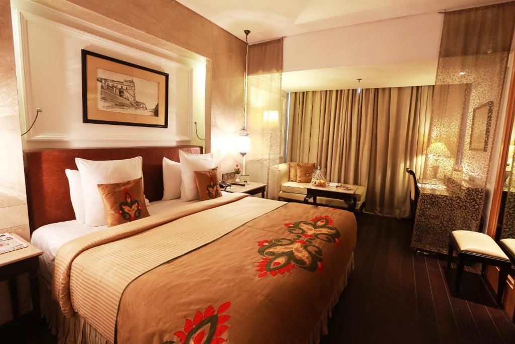 Двухместный (Executive Double Room -  Early Check-In & Late Check-Out: Subject to Room Availability.,  20% Discount on food and Soft Beverage) отеля The Ashok, New Delhi, Нью-Дели