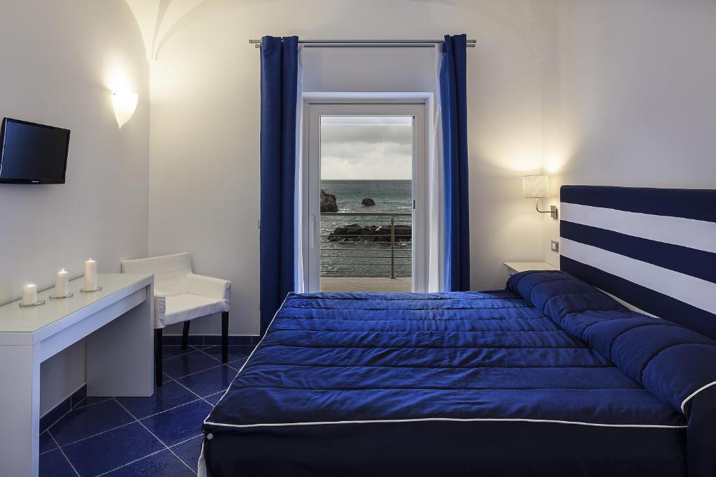 Апартаменты (Роскошные апартаменты с 2 спальнями и видом на море), Ischia Blu Resort