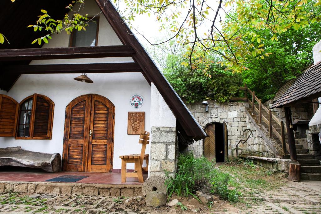 Гостевой дом Myrtus Pince és Vendégház, Шарошпатак