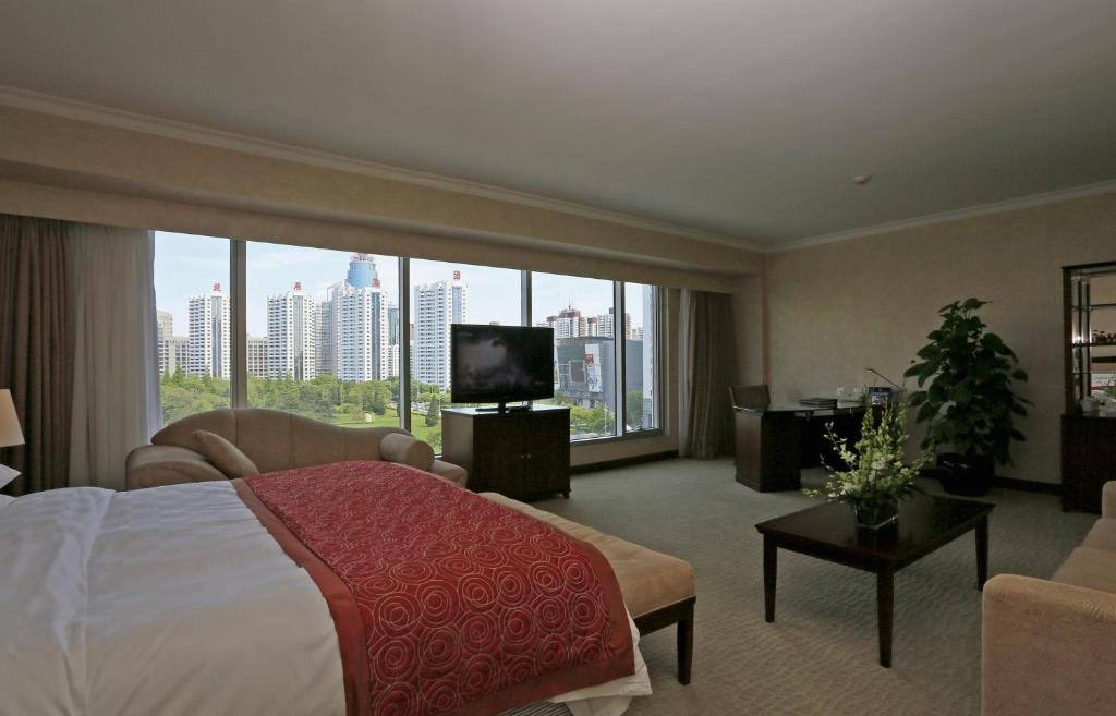 Двухместный (Mainland Chinse Citizens - Deluxe Double Room with Park View), Beijing Continental Grand Hotel