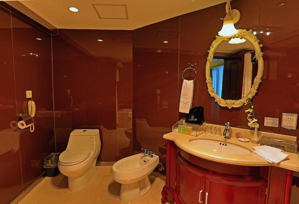 Сьюит (Mainland Chinse Citizens - Deluxe Suite), Beijing Continental Grand Hotel