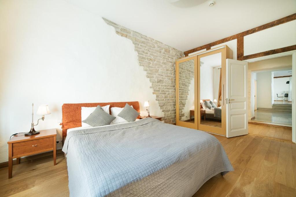 Апартаменты (Апартаменты с 2 спальнями и сауной: ул. Toom-Rüütli, 12), Tallinn City Apartments Old Town Toompea