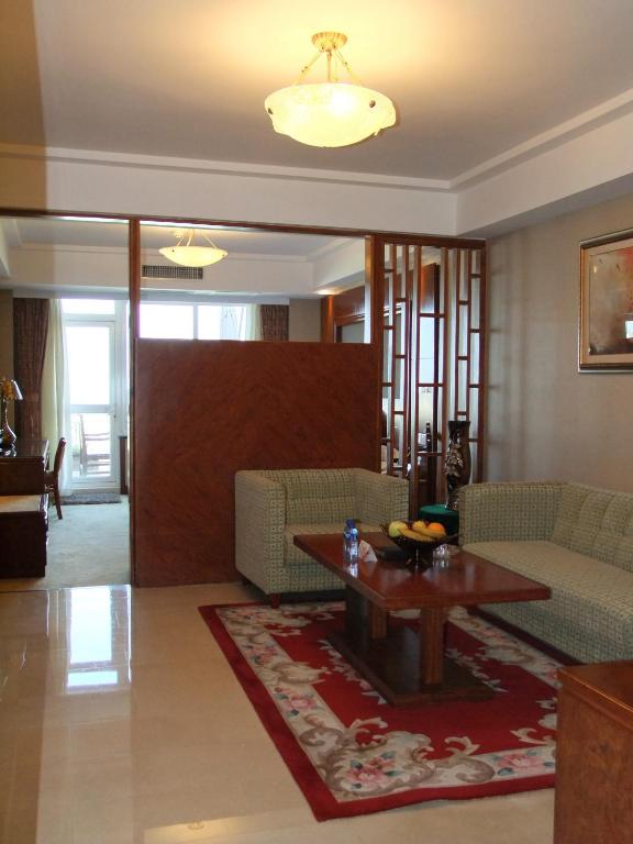 Сьюит (Mainland Chinese Citizen - Family Seaview Suite), Yantai Golden Gulf Hotel