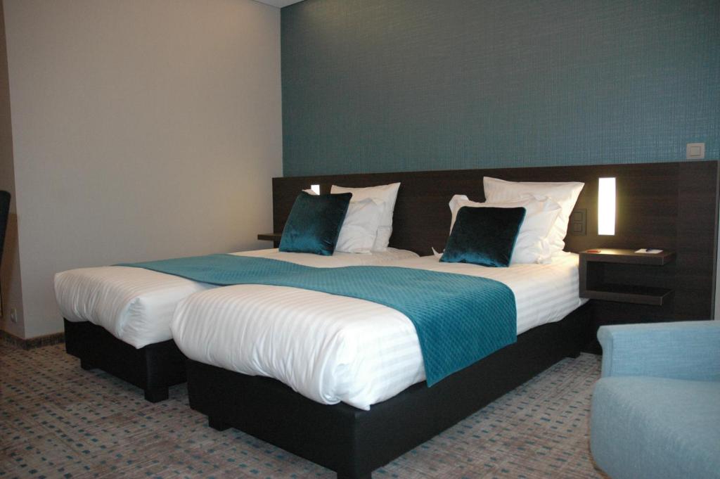 Двухместный (Улучшенный номер с кроватью размера «king-size») отеля Best Western Premier Hotel Weinebrugge, Брюгге