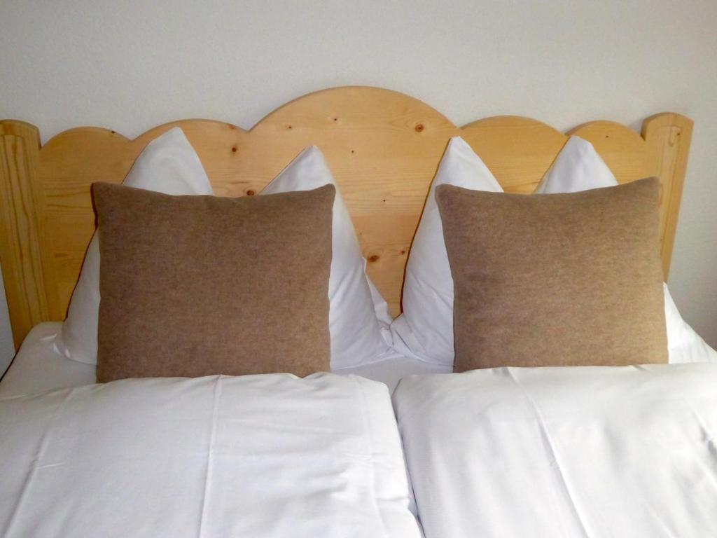 Двухместный (Двухместный номер с 1 кроватью и общей ванной комнатой) отеля Hotel Roseg-Gletscher, Санкт-Мориц