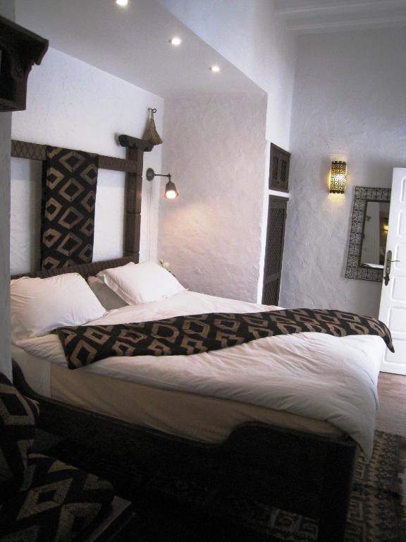 Двухместный (Двухместный номер эконом-класса с 1 кроватью) отеля Dar Loulema, Эс-Сувейра
