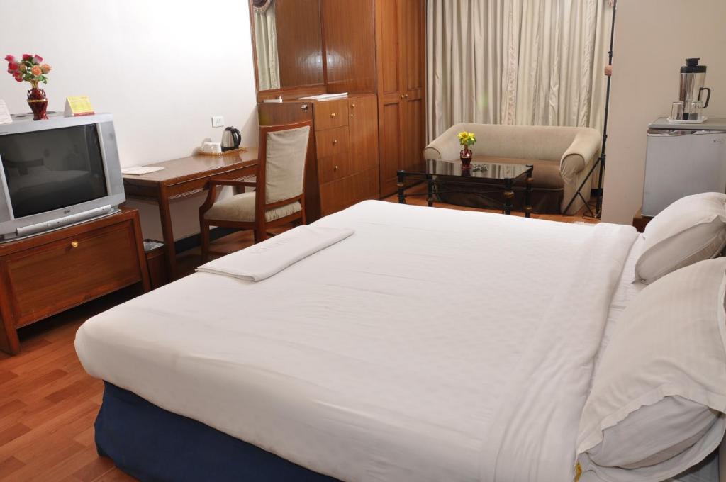 Двухместный (Двухместный номер Делюкс с 1 кроватью) отеля Hotel Sitara Residency, Хайдарабад