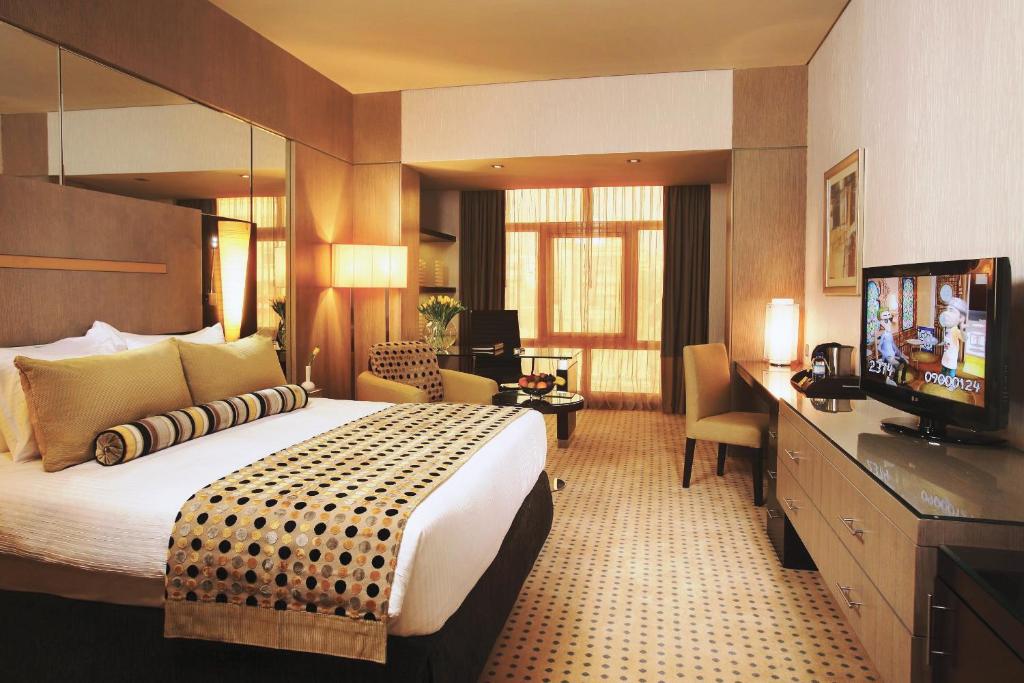 Сьюит (Полулюкс) отеля TIME Grand Plaza Hotel, Дубай
